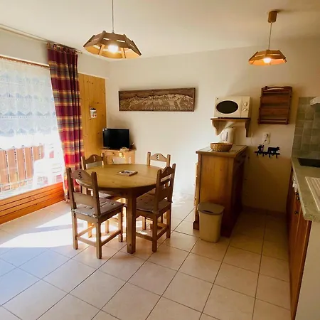 Appartement Confortable Avec Balcon à - Fr-1-459-250